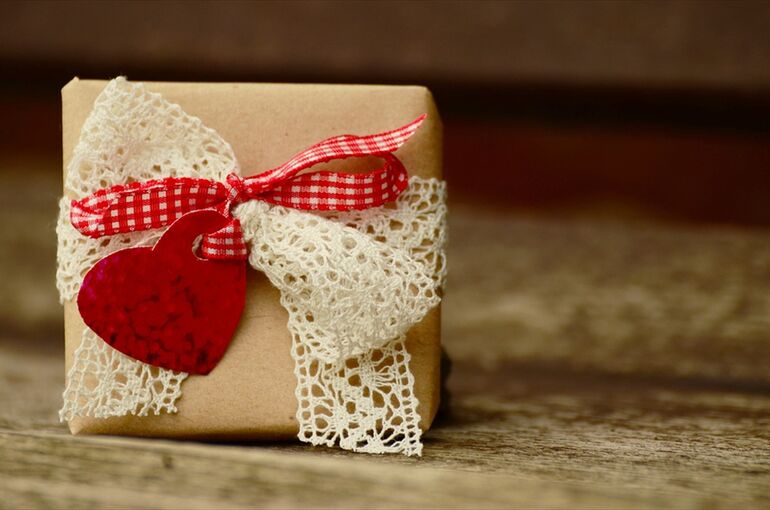 gift-1196288_960_720