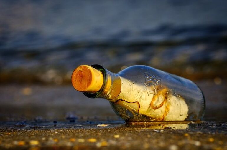 message-in-a-bottle-3437294_960_720