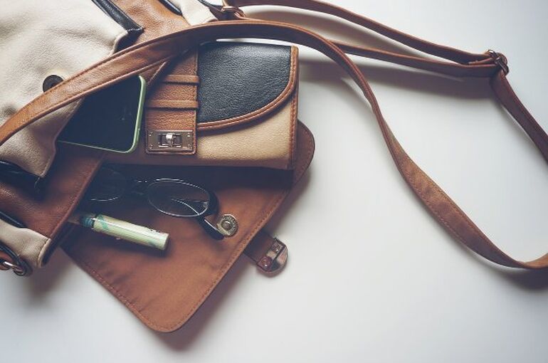 handbag-1478814_1280