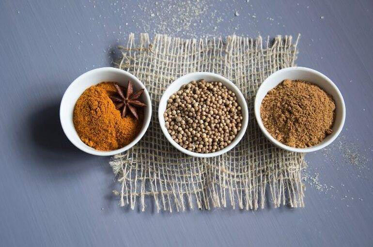 spices-2605037_1280