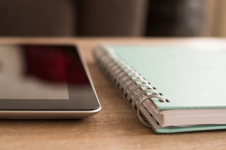 notebook-738794_1280