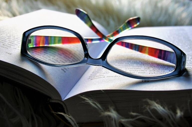 glasses-3088491_1280