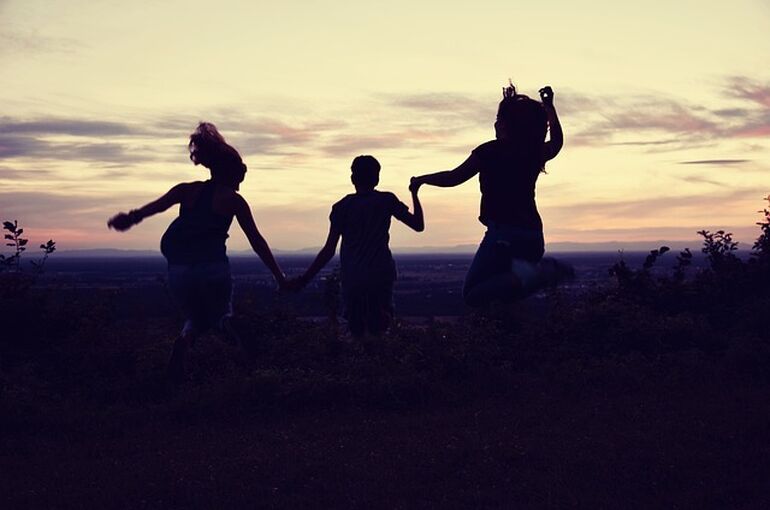family-2609528_640
