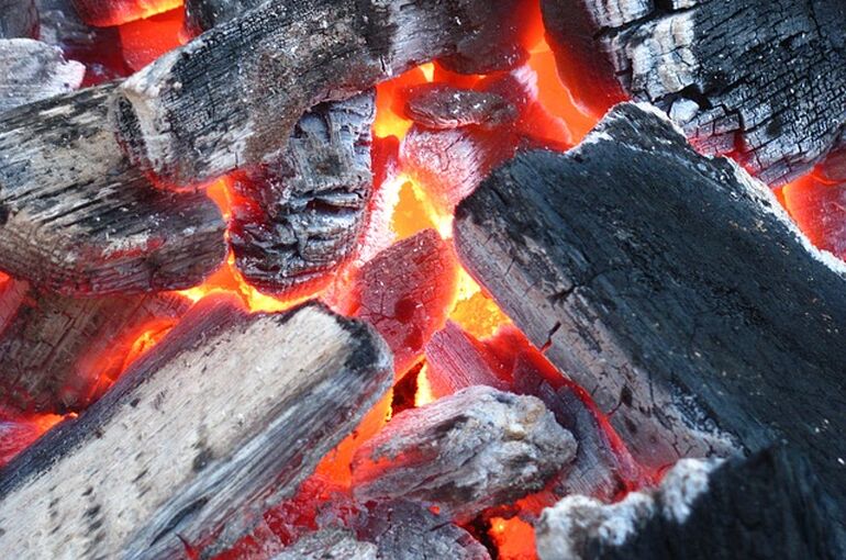 campfire-430424_640