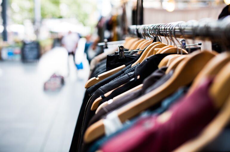 pexels-hangers-1850082_1920