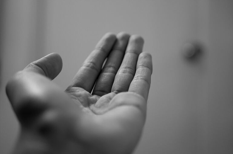 hand-3016166_960_720