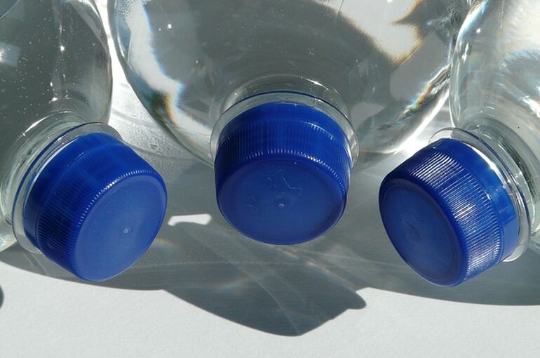 bottles-60474_640