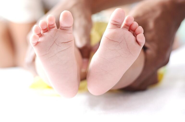 feet-5752486_640