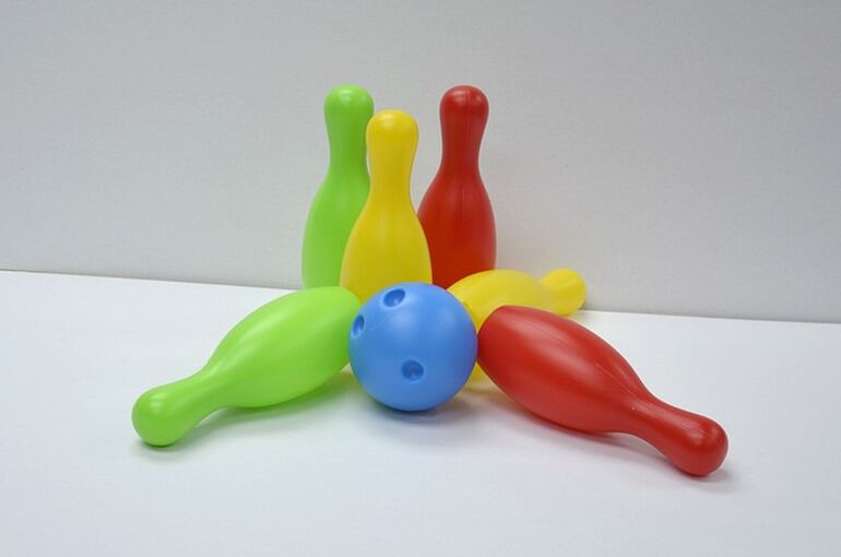 toy-bowling-942360_640