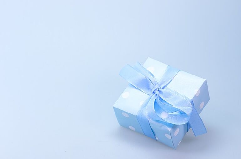 gift-548290_640
