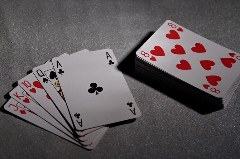 playing-cards-1201258_640