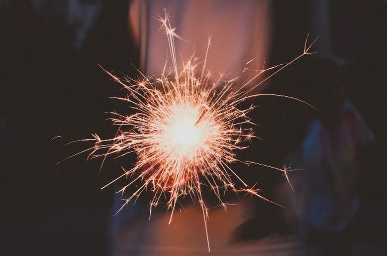 sparkler-1842258_1280