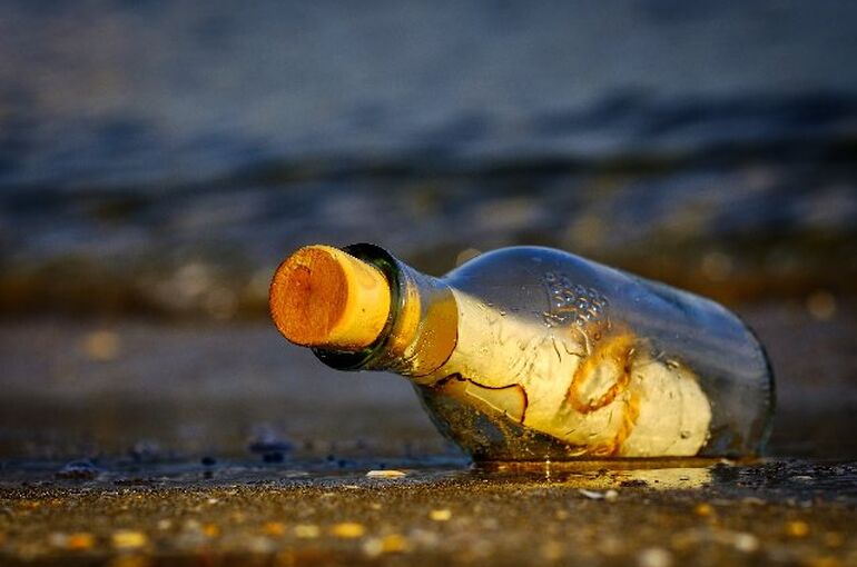atlantios-message-in-a-bottle-3437294_1920