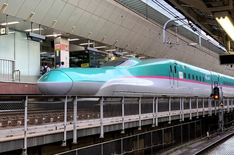 shinkansen-4480775_960_720