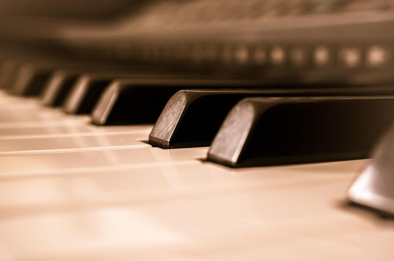 didgeman-piano-1099352_1920