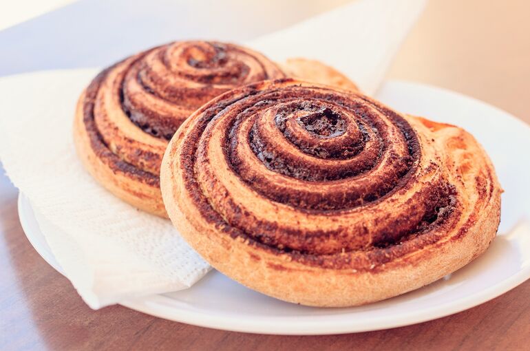 summerstock-cinnamon-rolls-1417494_1920