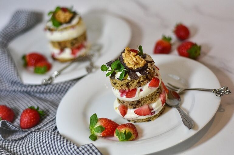 fruit-cake-6879428_640
