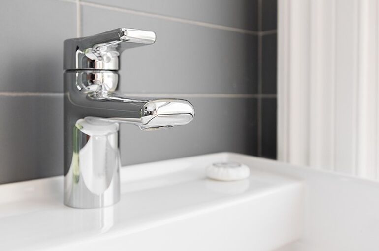 bathroom-8688132_640