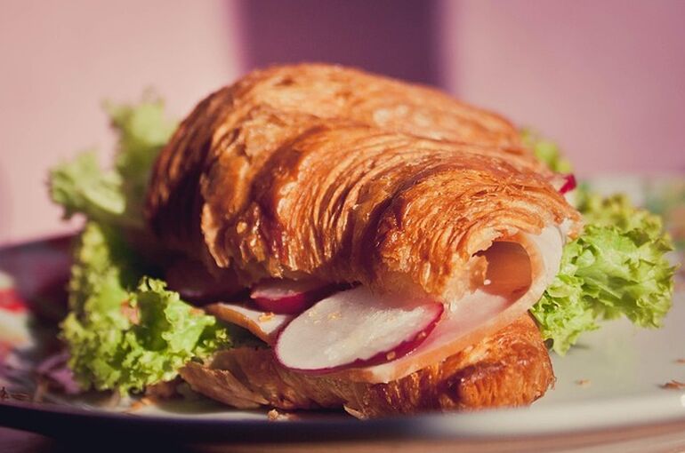 croissant-1105380_640