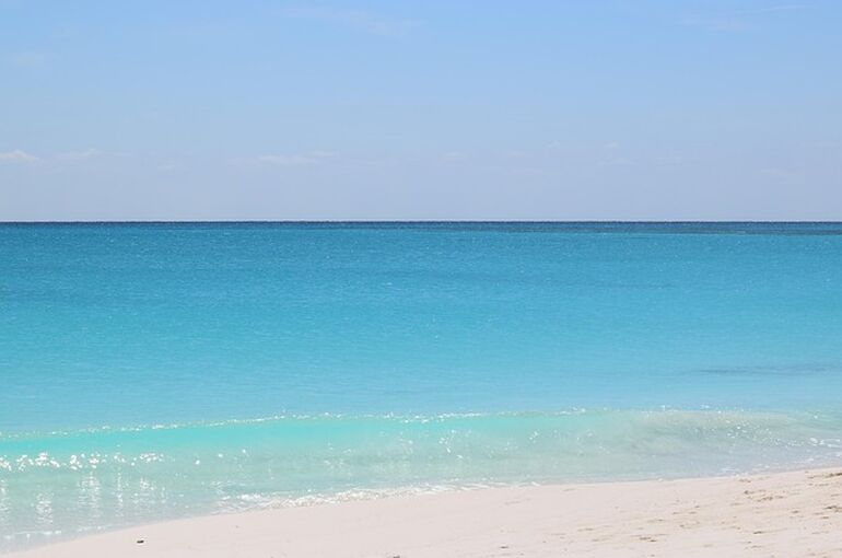 beach-4044812_640