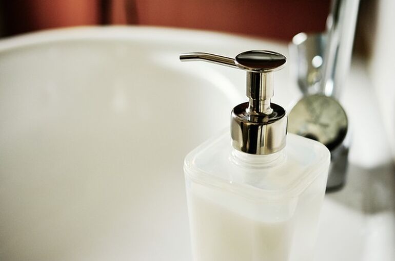 soap-dispenser-2337697_640