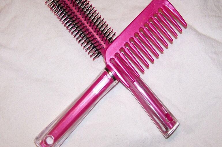 comb-13677_640