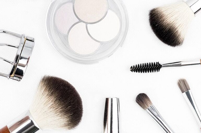 makeup-brush-1768790_640