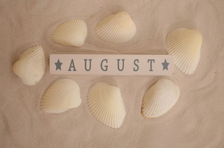 august-3356763_640